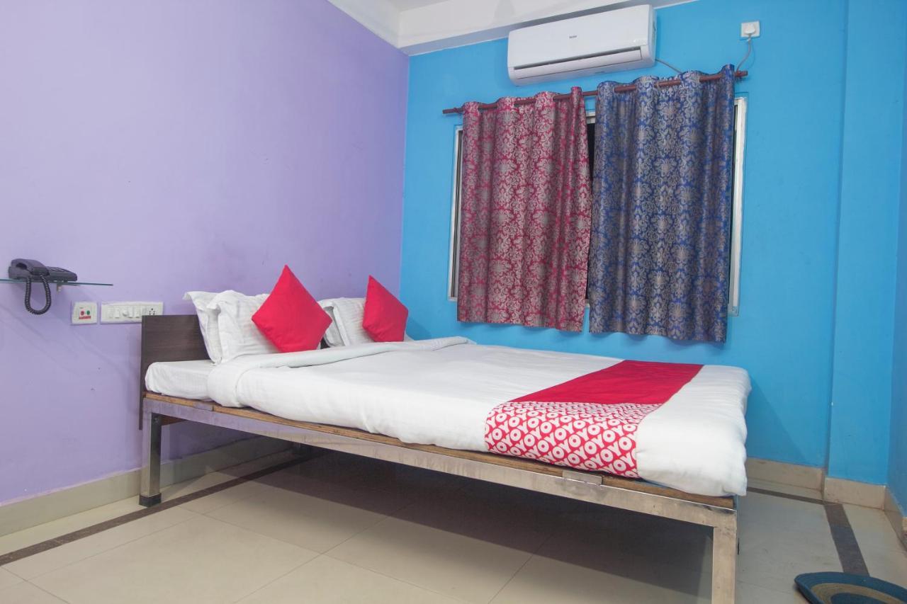 Spot On 24229 Radharani Lodge シリグリ エクステリア 写真